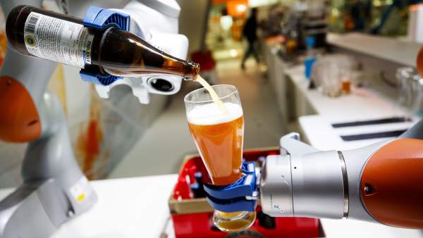 Ya hay unos 3.500 robots industriales en España y su integración será difícil