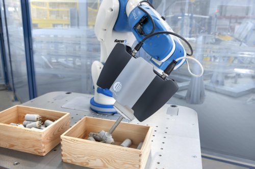 Comau presenta “MI.RA/PICKER”, una solución de selección aleatoria de contenedores basada en la percepción totalmente automatizada