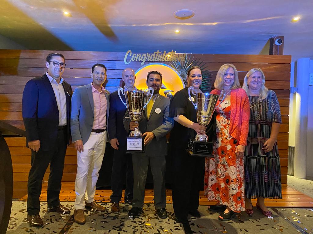 EQUIPO DE AMERICAN AIRLINES EN CANCÚN ES RECONOCIDO POR CALIDAD DE SERVICIO AL CLIENTE