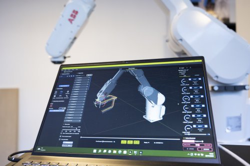 Fuzzy Studio, the robotics software for everyone, is now available online!