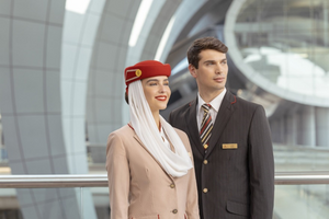Número de tripulantes de cabina de Emirates supera los 20,000 y sigue creciendo