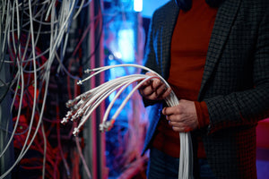 ¿Qué es un transceiver y por qué es clave en las redes ópticas modernas?