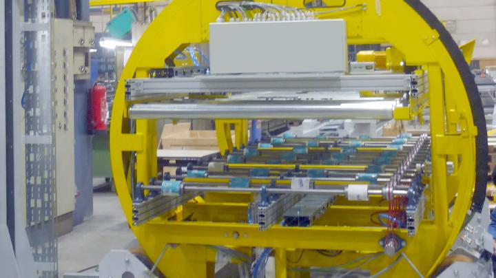 Transport and handling systems have proven themselves in the production of lightweight panels