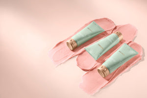 Descubre los beneficios de usar un exfoliante de cuerpo con enzimas de granada y escualano